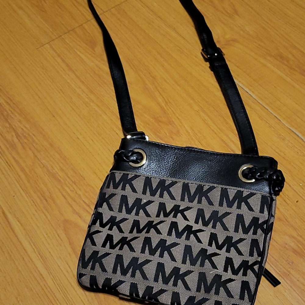 Michael Kors Black and Khaki MK Logo Crossbody Bag - Picture 3 of 9